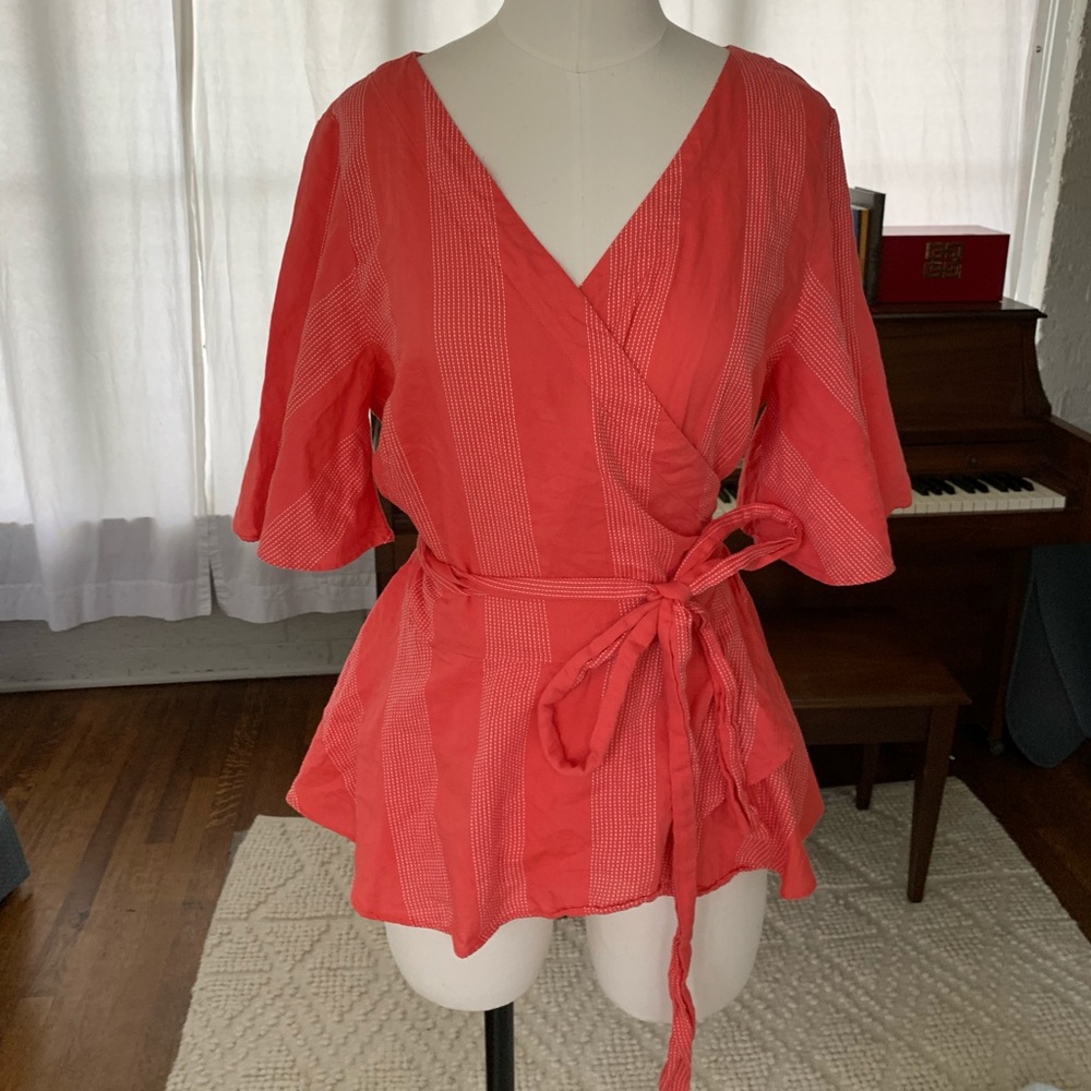 Loft wrap top